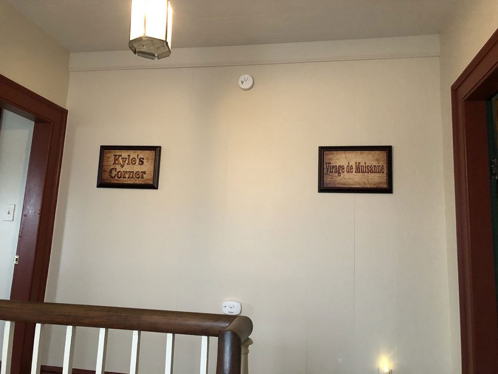 Upper hallway Room Signs Virage de Mulsanne Bedroom